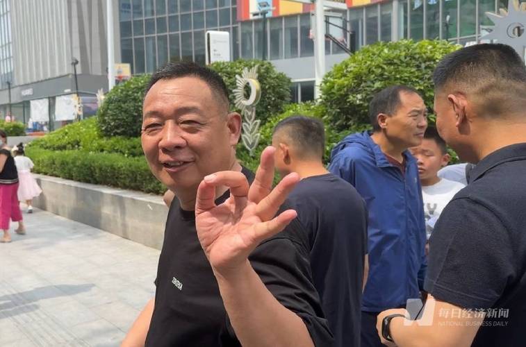 2025新澳门历史开奖查询和胖东来白酒现身澳洲与胖东来怼酒代购