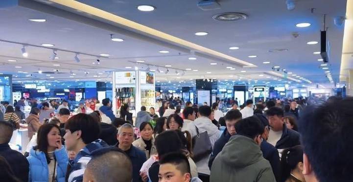 2025新澳门正版挂牌图和胖东来白酒现身澳洲与胖东来怼酒代购